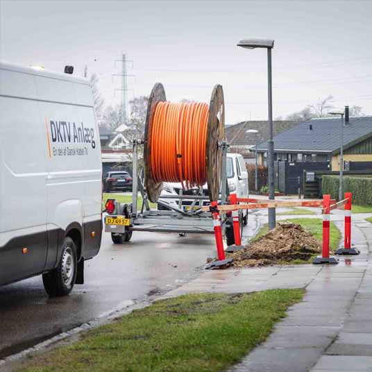 Graveentreprise På Villavej Med Nedgravning Mobil